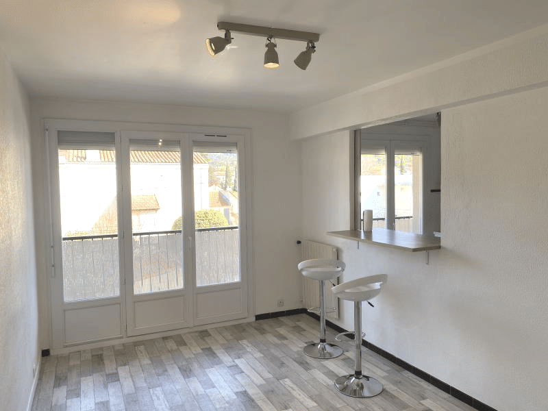 Appartement 2 pièces 42 m² · à La Penne-sur-Huveaune · 42 m² · 750 €