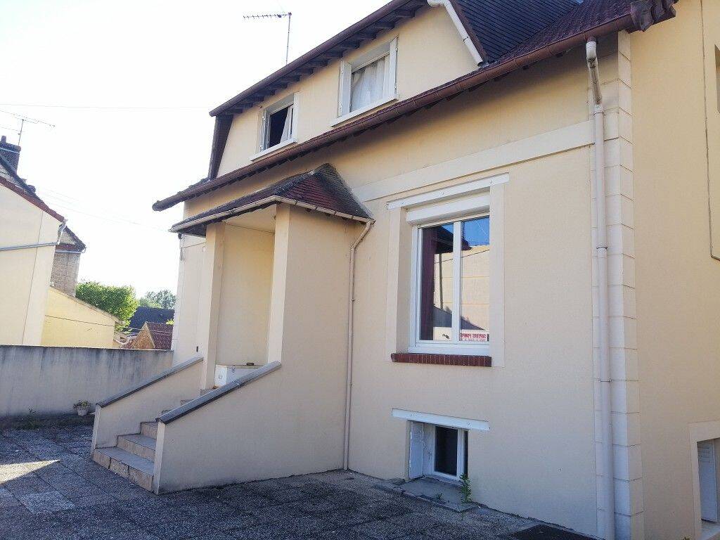 Appartement 3 pièces — Persan, Village