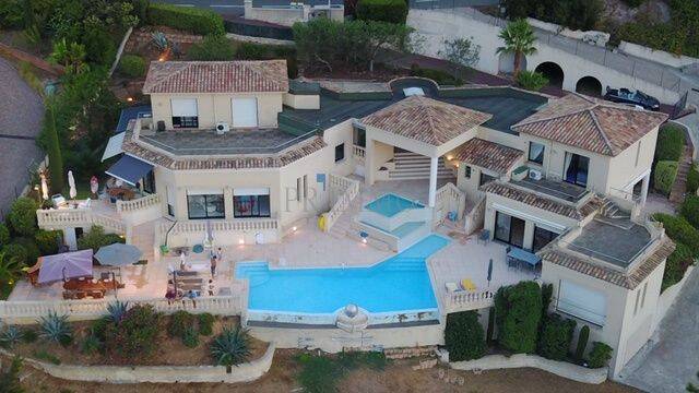 Maison 10 pièces 285 m² · à Saint-Raphaël · 285 m² · 1 680 000 €