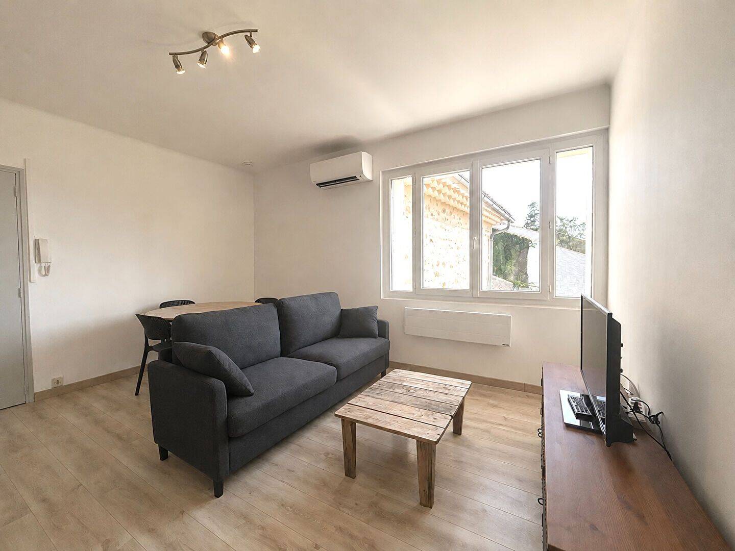 Appartement 3 pièces 49 m² · à Sainte-Cécile-les-Vignes · 48,6 m² · 650 €