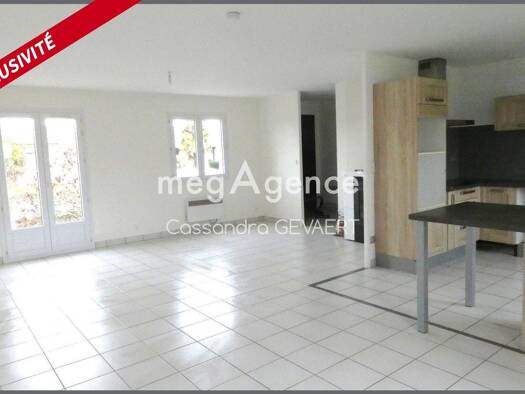 Maison à vendre 210 000 € 4 pièces 3 chambres 88 m² 533 m² de terrain Leclerc Cholet 49300