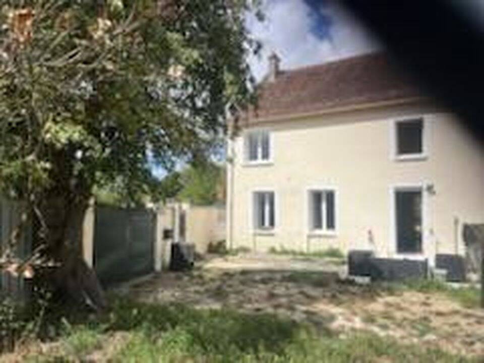 Maison 4 pièces 105 m² · à Montfaucon · 105 m² · 140 000 €