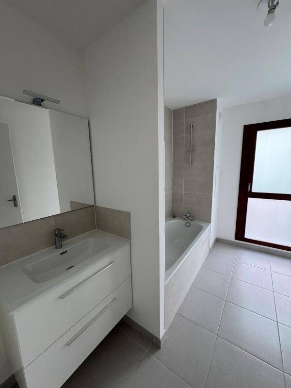Appartement 2 pièces 54 m² · à Ivry-sur-Seine · 54 m² · 1 145 €