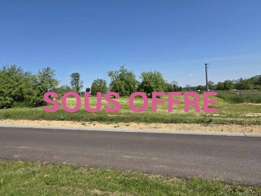 Terrain constructible viabilisé à vendre 40 224 € 1 548 m² de terrain Brandeville 55150