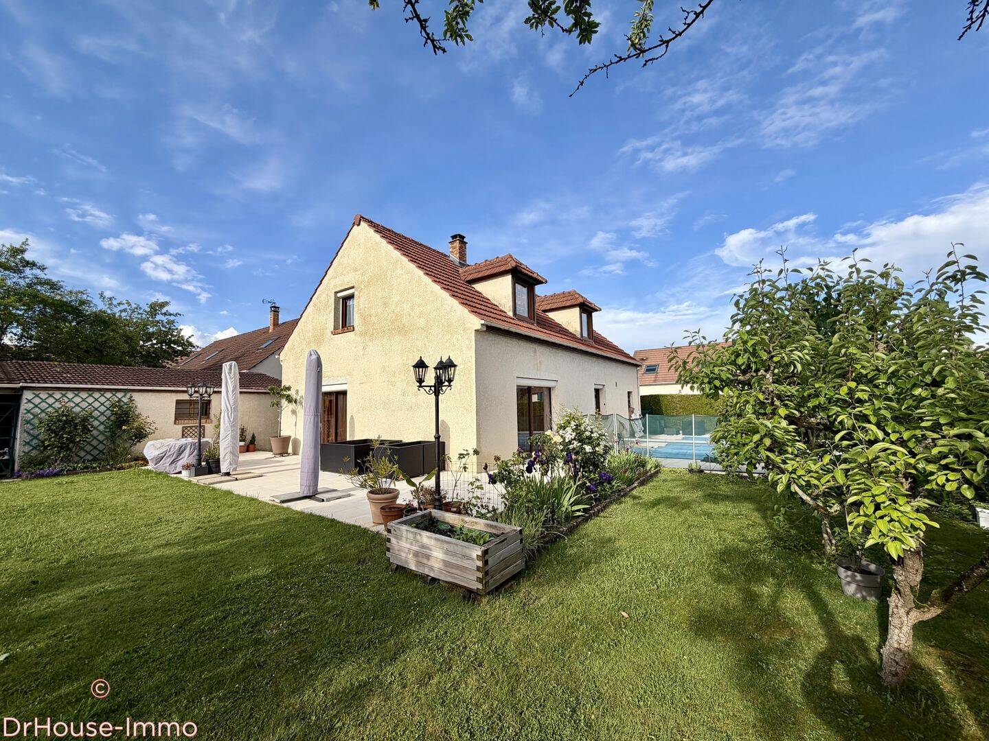 Maison 6 pièces 122 m² · à Montévrain · 122 m² · 549 000 €