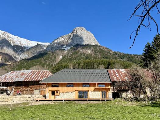 Maison de plain-pied à vendre 460 000 € 5 pièces 118 m² Doucy-en-Bauges 73630