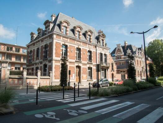 Espace bureau à louer 375 € 8 m² de bureaux Centre-Neuf Bourg-Quesnoy-Delsaux-Musée-Cannoniers-Gare Valenciennes 59300