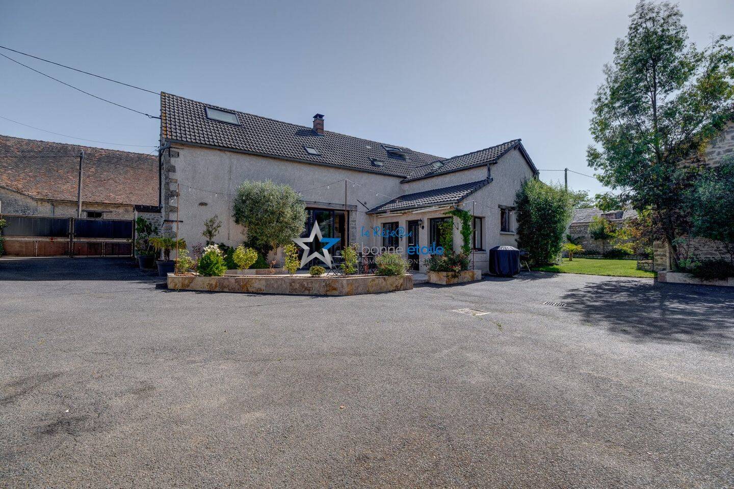 Maison 7 pièces 275 m² · à Césarville-Dossainville · 275 m² · 545 000 €
