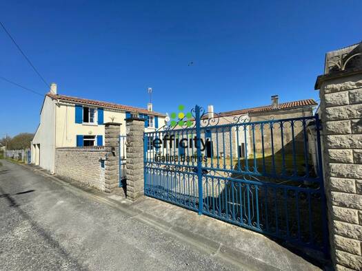 Maison à vendre 159 000 € 4 pièces 3 chambres 121 m² 1 200 m² de terrain Ranville-Breuillaud 16140