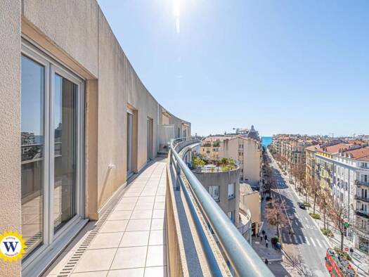 Appartement à vendre 538 000 € 3 pièces 2 chambres 60 m² Étage 8/8 Carré d'Or Nice 06000