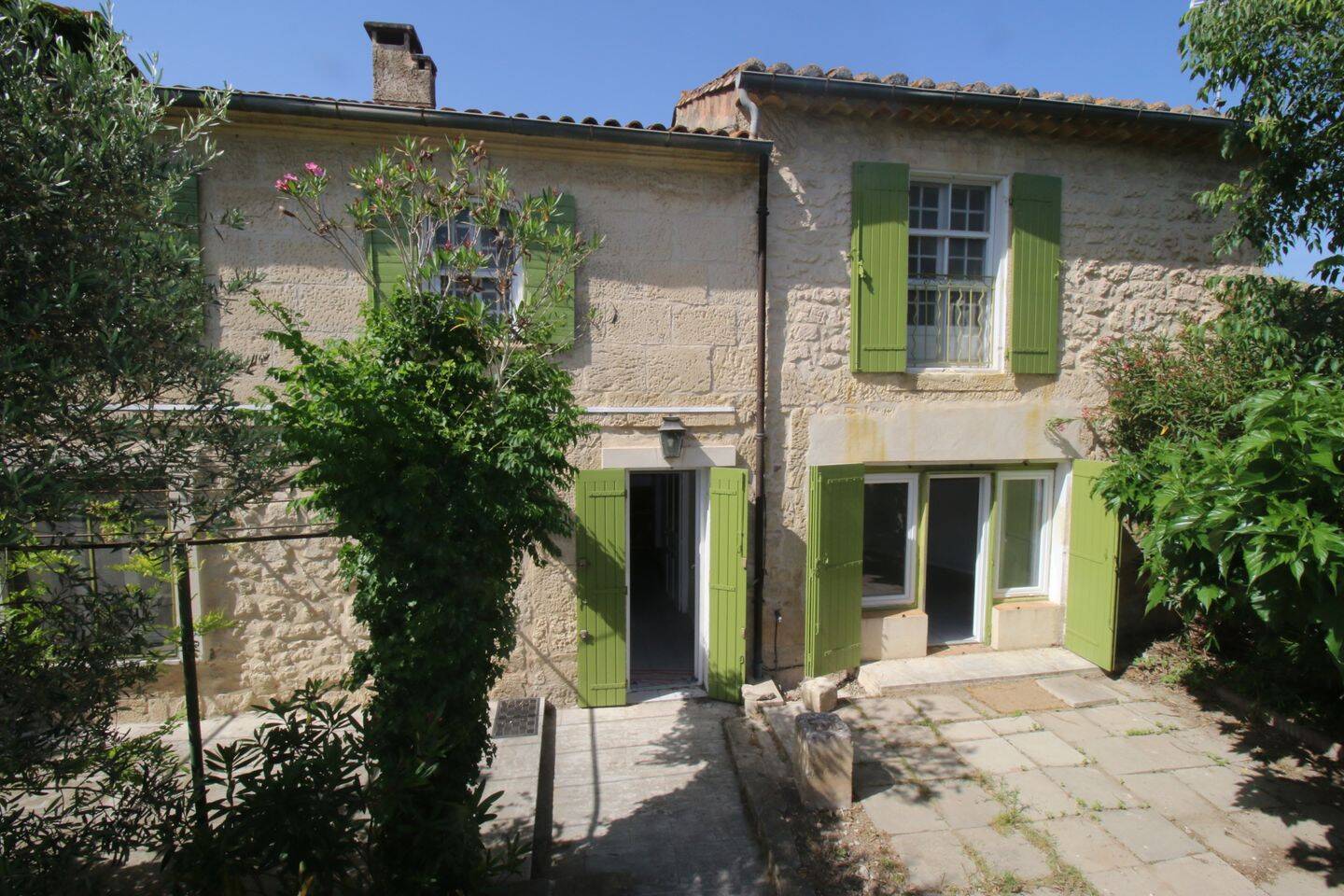 Maison 6 pièces 150 m² · à Fontvieille · 150 m² · 418 000 €