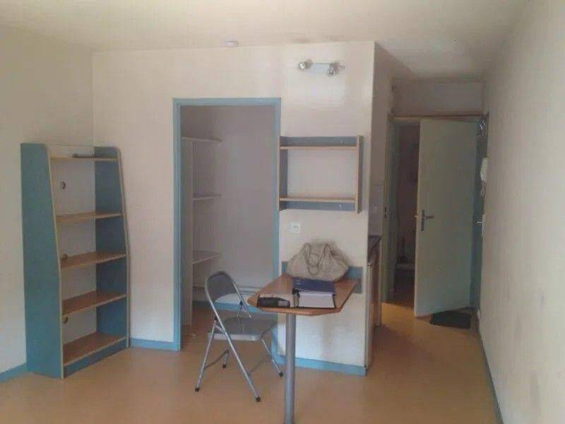 Appartement 1 pièce 28 m² · à Saint-Étienne · 28 m² · 380 €