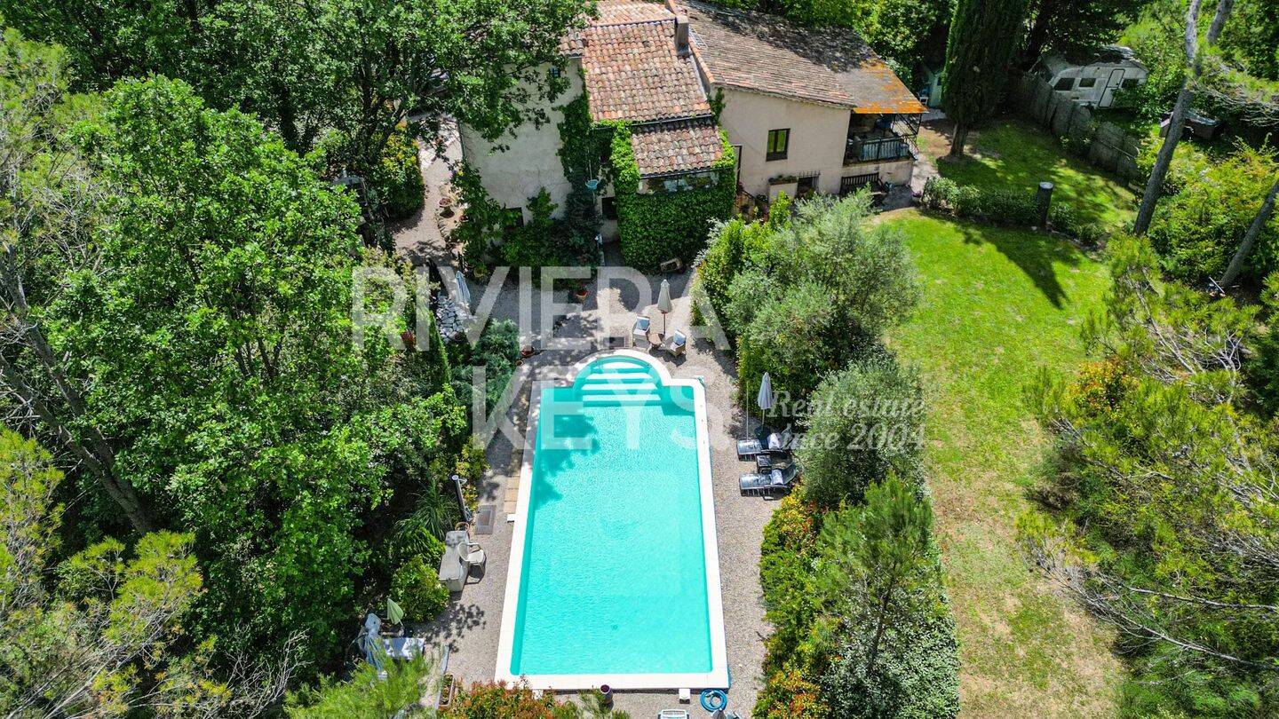 Maison 9 pièces 186 m² · à Lorgues · 186 m² · 675 000 €