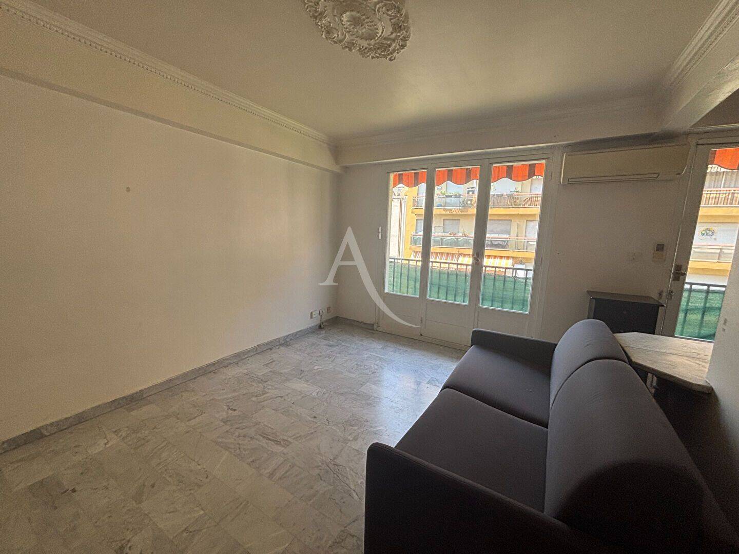 Appartement 1 pièce 28 m² · à Nice · 27,8 m² · 650 €