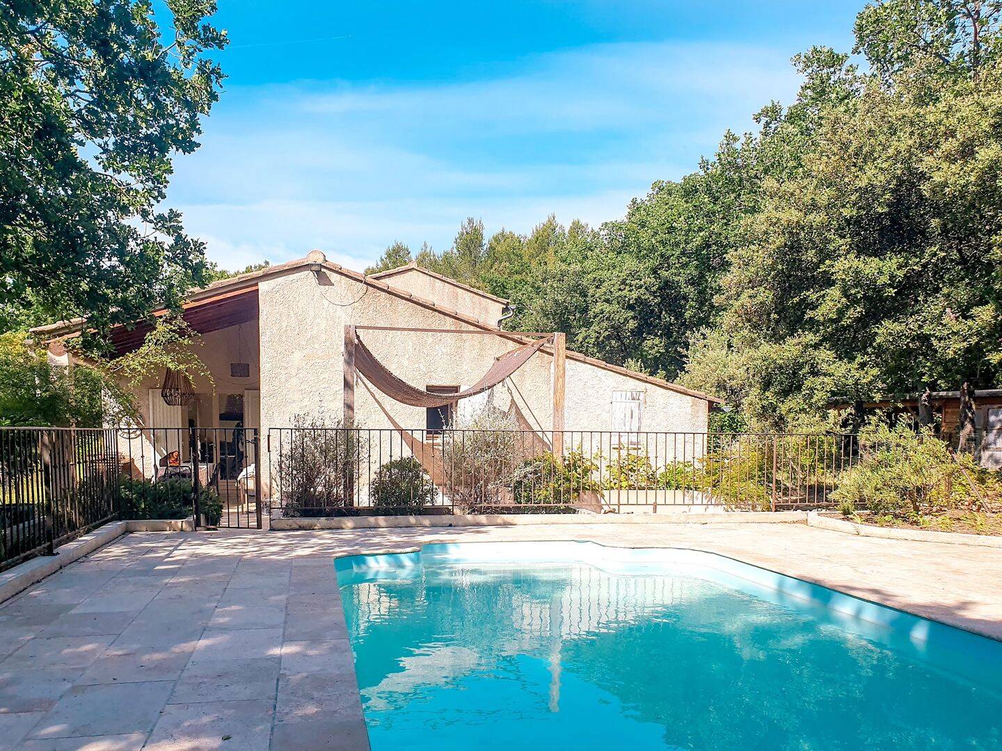 Maison 6 pièces 137 m² · à Mérindol · 137 m² · 649 000 €