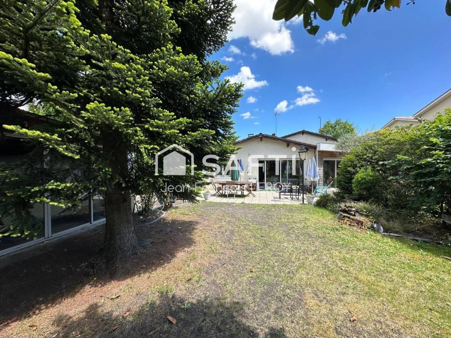 Maison 5 pièces 133 m² · à Saint-Médard-en-Jalles · 133 m² · 438 000 €