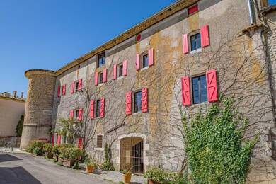 Château à vendre 639 000 € 10 pièces 3 chambres 300 m² Banon 04150
