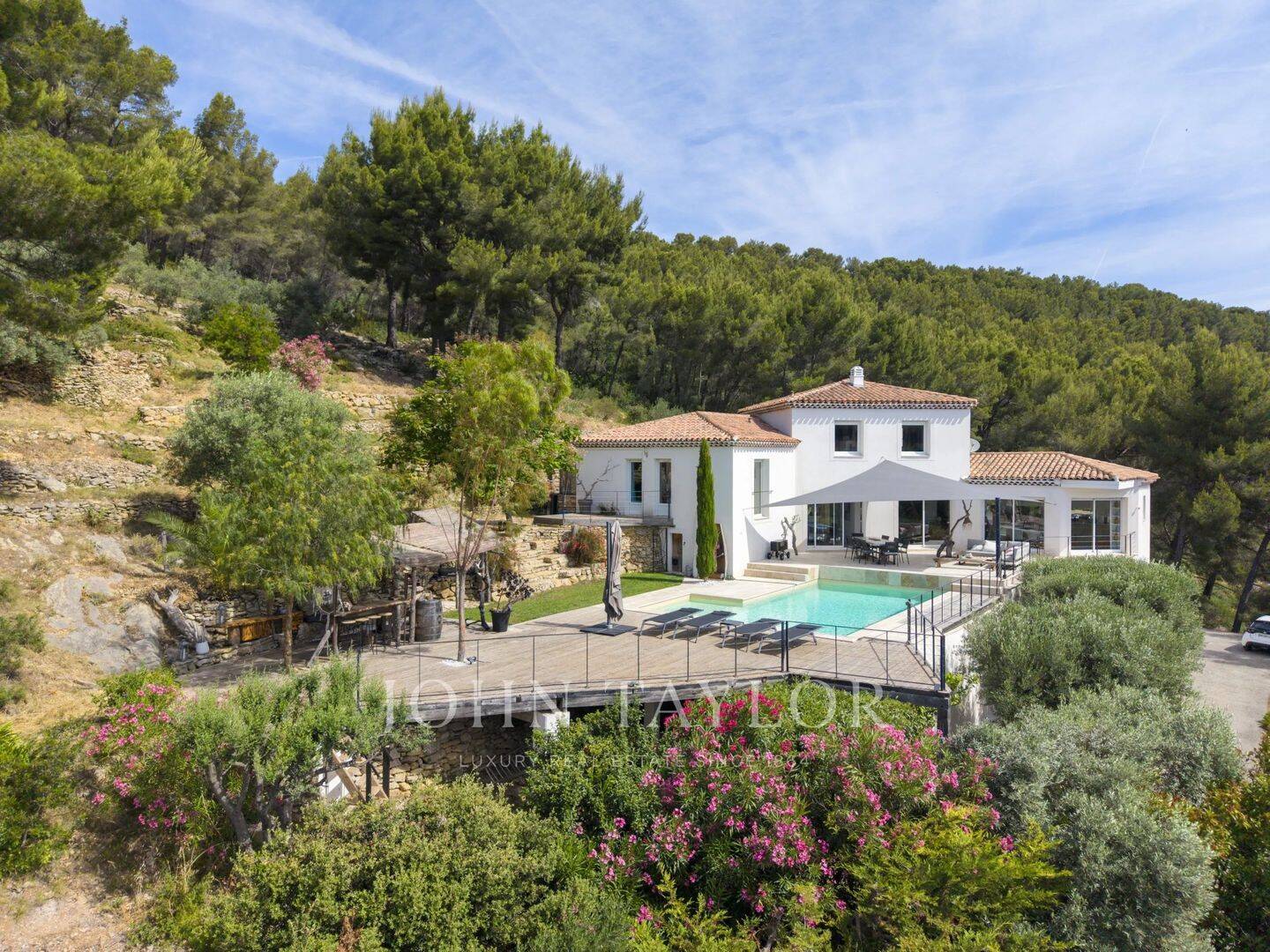 Maison 7 pièces 220 m² · à Saint-Cyr-sur-Mer · 220 m² · 2 290 000 €
