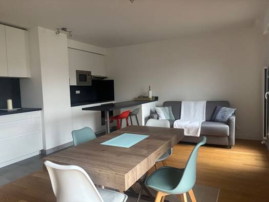 Duplex à louer - Première occupation 1 850 € 3 pièces 2 chambres 65 m² Étage 3/4 Montreuil Versailles 78000