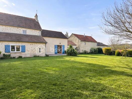 Maison à vendre 225 000 € 5 pièces 3 chambres 107 m² 640 m² de terrain Vendrest 77440