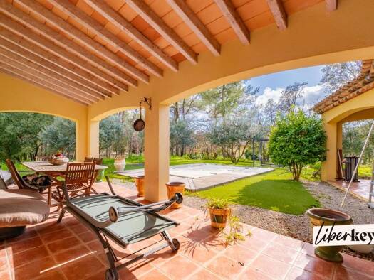 Villa à vendre 760 000 € 5 pièces 3 chambres 160 m² 10 667 m² de terrain La Motte 83920