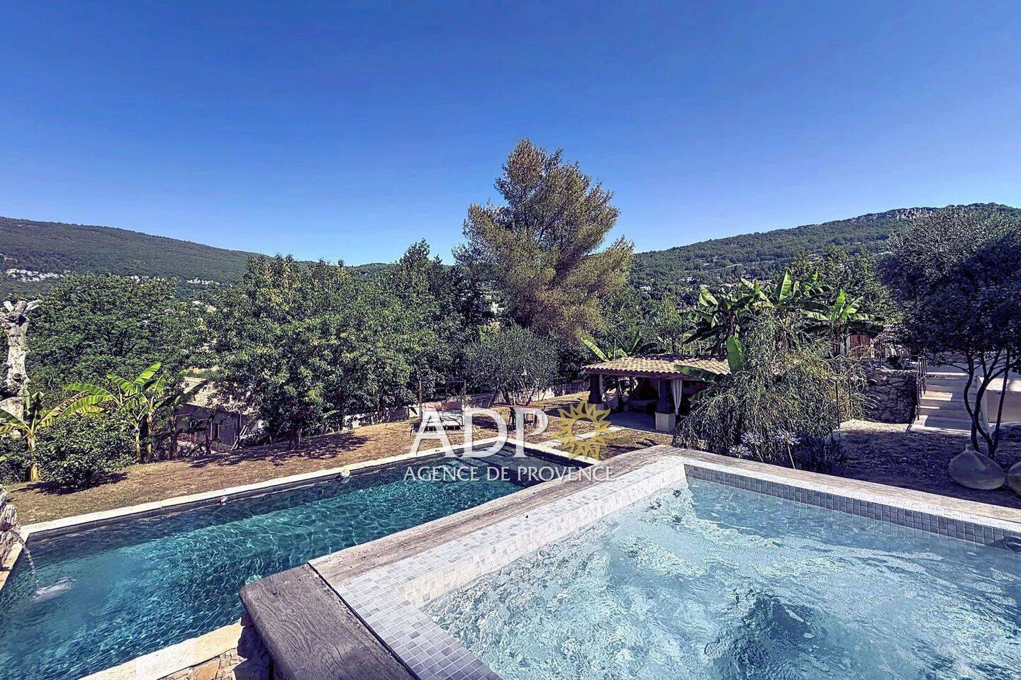Maison 8 pièces 227 m² · à Grasse · 227 m² · 1 399 000 €