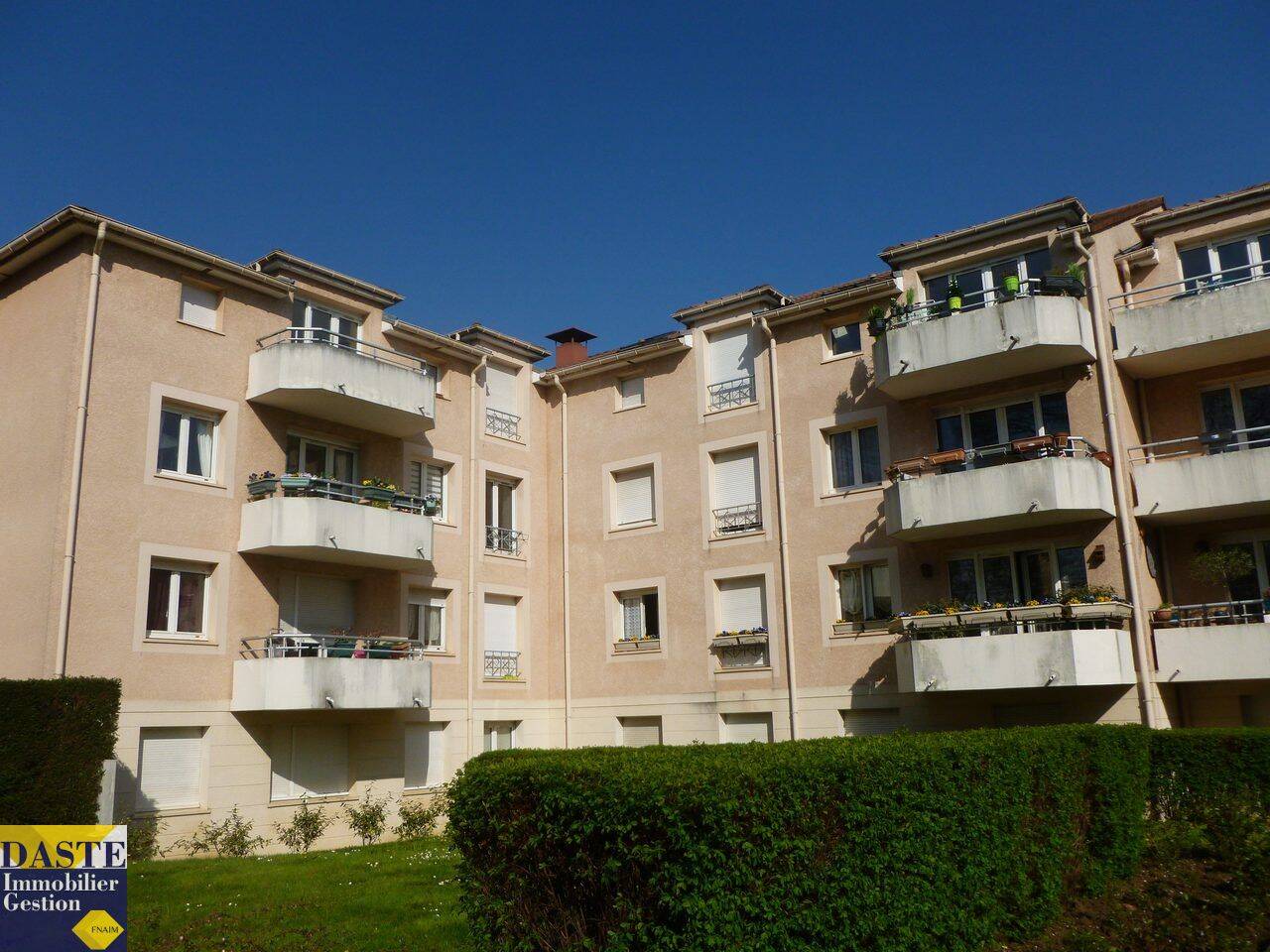Appartement 1 pièce 31 m² · à Émerainville · 30,9 m² · 644 €