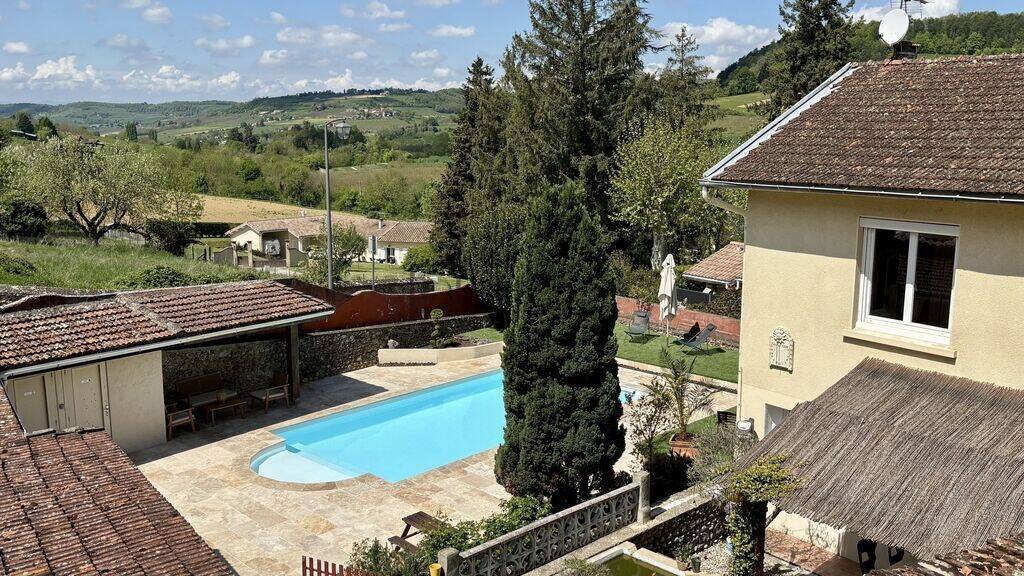 Maison 12 pièces 327 m² · à Valherbasse · 327 m² · 495 000 €