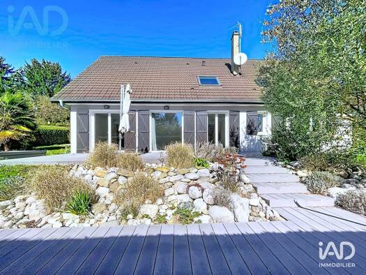 Maison à vendre 899 000 € 6 pièces 5 chambres 176 m² 1 082 m² de terrain Sauverny 01220