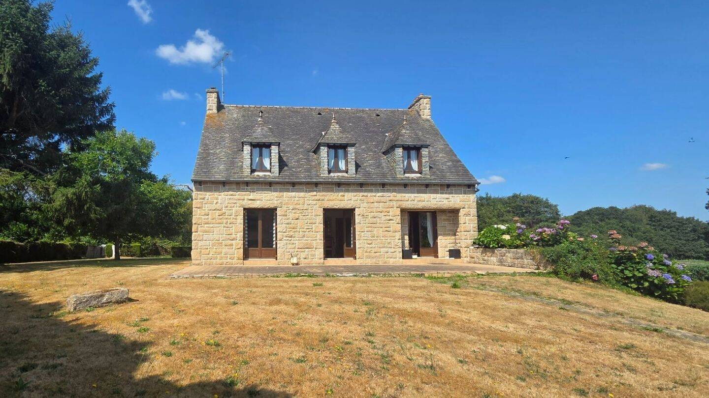 Maison 6 pièces 140 m² · à Le Vieux-Marché · 140 m² · 235 500 €