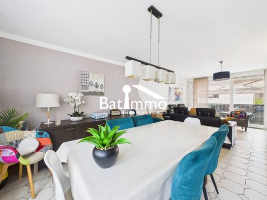 Appartement à vendre 229 000 € 5 pièces 3 chambres 86 m² Étage 1/2 Haut-Rhele Venizelos Saint Victor Montigny-lès-Metz 57950