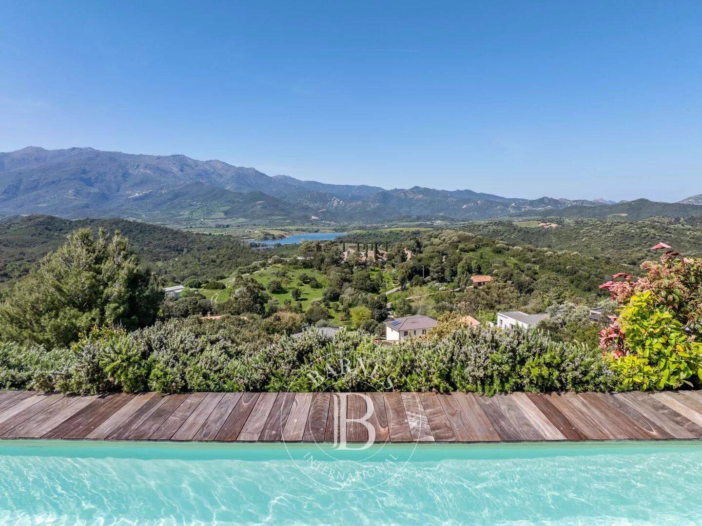 Maison 10 pièces 310 m² · à Saint-Florent · 310 m² · 2 520 000 €