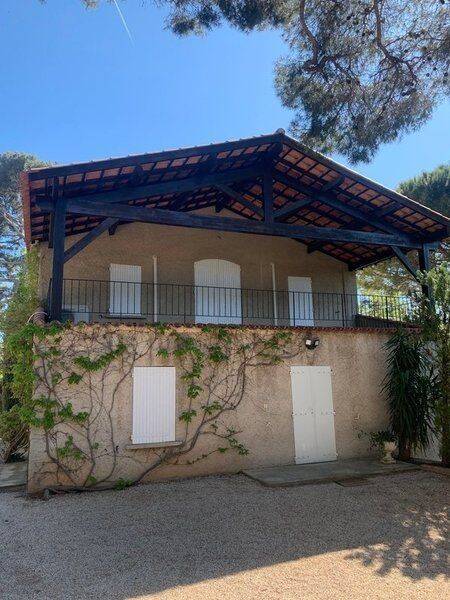 Maison 6 pièces 136 m² · à Marseille 9ème Arrondissement · 136 m² · 2 588 €/mois