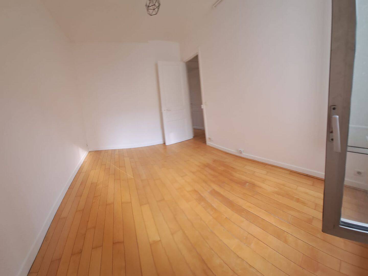 Appartement 3 pièces 54 m² · à Paris 16ème Arrondissement · 54,4 m² · 1 604 €/mois