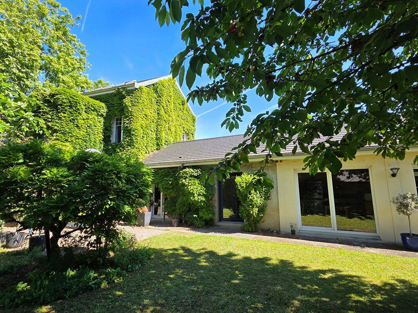 Maison 7 pièces 200 m² · à Dijon · 200 m² · 630 000 €