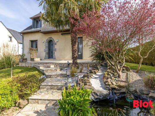 Villa à vendre 341 000 € 6 pièces 4 chambres 105,6 m² 572 m² de terrain Montreuil-le-Gast 35520