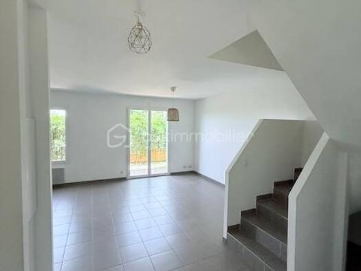 Villa à vendre 289 000 € 4 pièces 3 chambres 82 m² Le Vallon-La Croix Blanche-Basses Viougues-Coustelade Salon-de-Provence 13300