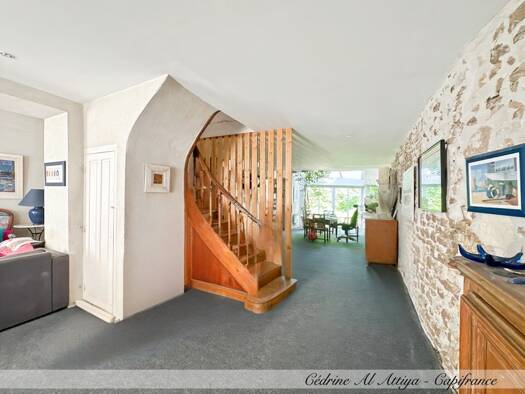 Maison de ville à vendre 988 000 € 6 pièces 4 chambres 211 m² 235 m² de terrain Centre Ville La Rochelle 17000