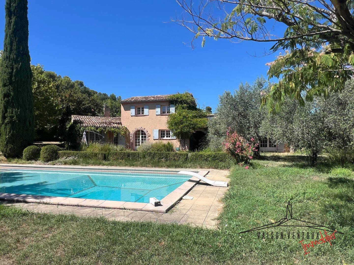 Maison 6 pièces 135 m² · à Vaison-la-Romaine · 135 m² · 480 000 €