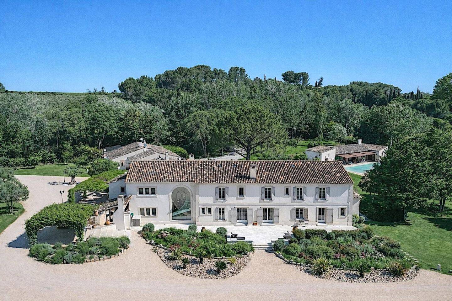 Maison 20 pièces 620 m² · à Arles · 620 m² · 6 900 000 €