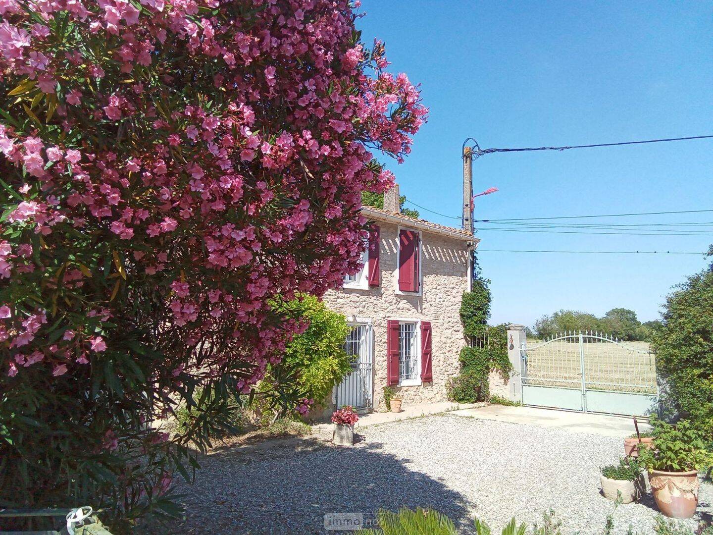 Maison 7 pièces 297 m² · à Badens · 297 m² · 249 000 €
