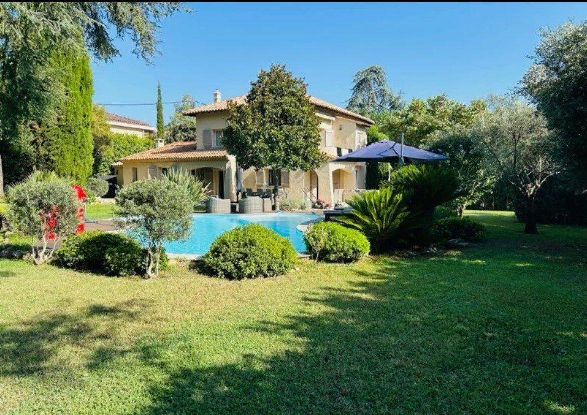Maison 7 pièces 170 m² · à Mougins · 170 m² · 945 000 €
