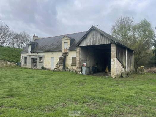 Maison à vendre 84 800 € 4 pièces 1 chambre 104 m² 12 299 m² de terrain Gennes-Val de Loire 49350