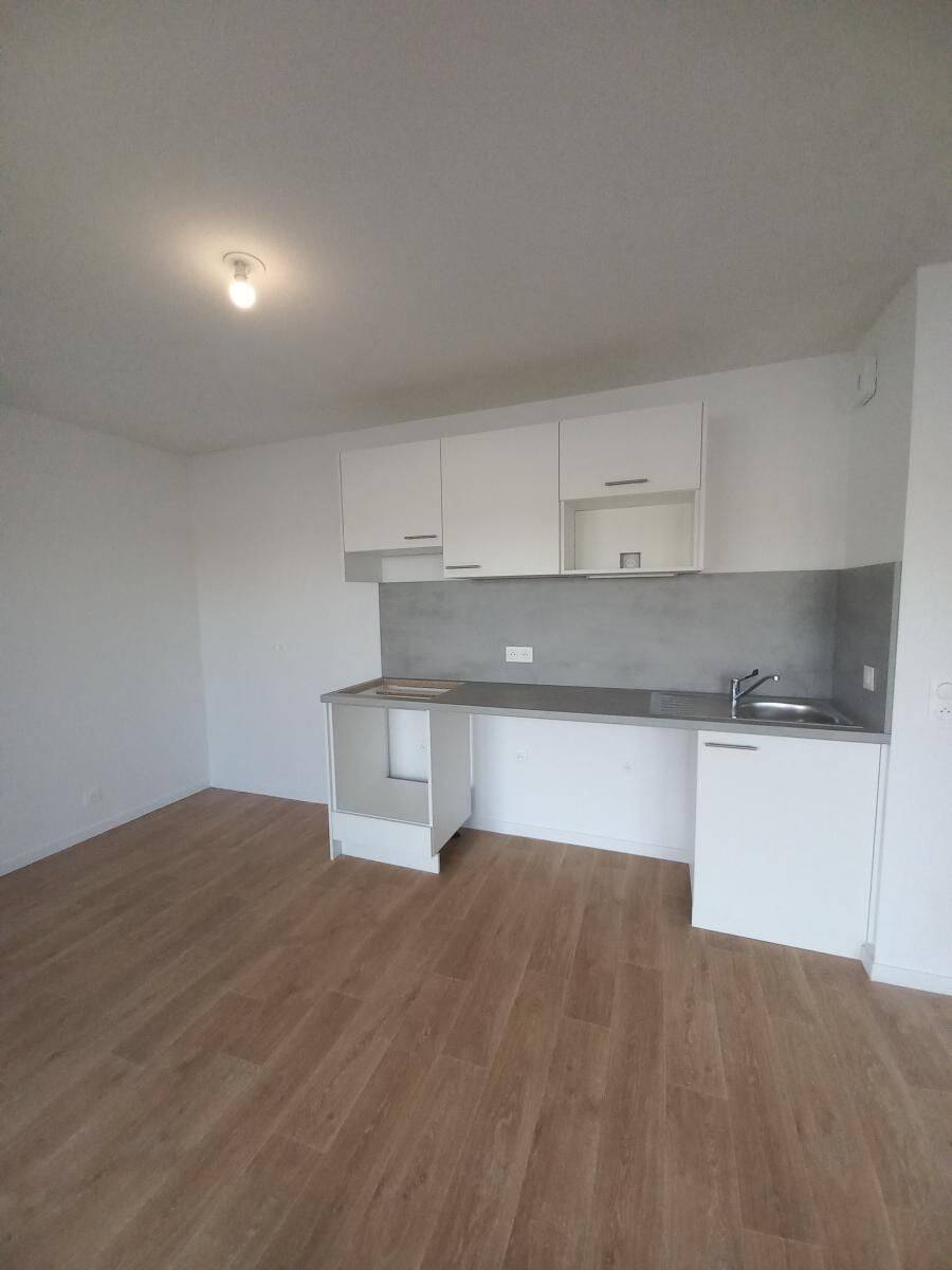 Appartement 1 pièce 32 m² · à Bordeaux · 32 m² · 551 €