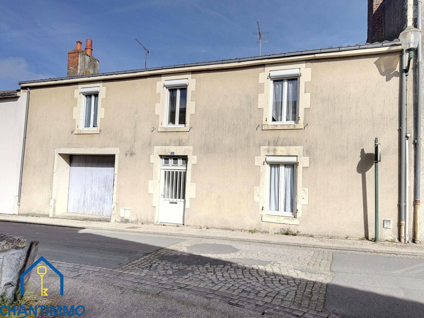 Maison 6 pièces 173 m² · à Bazoges-en-Pareds · 173 m² · 96 750 €