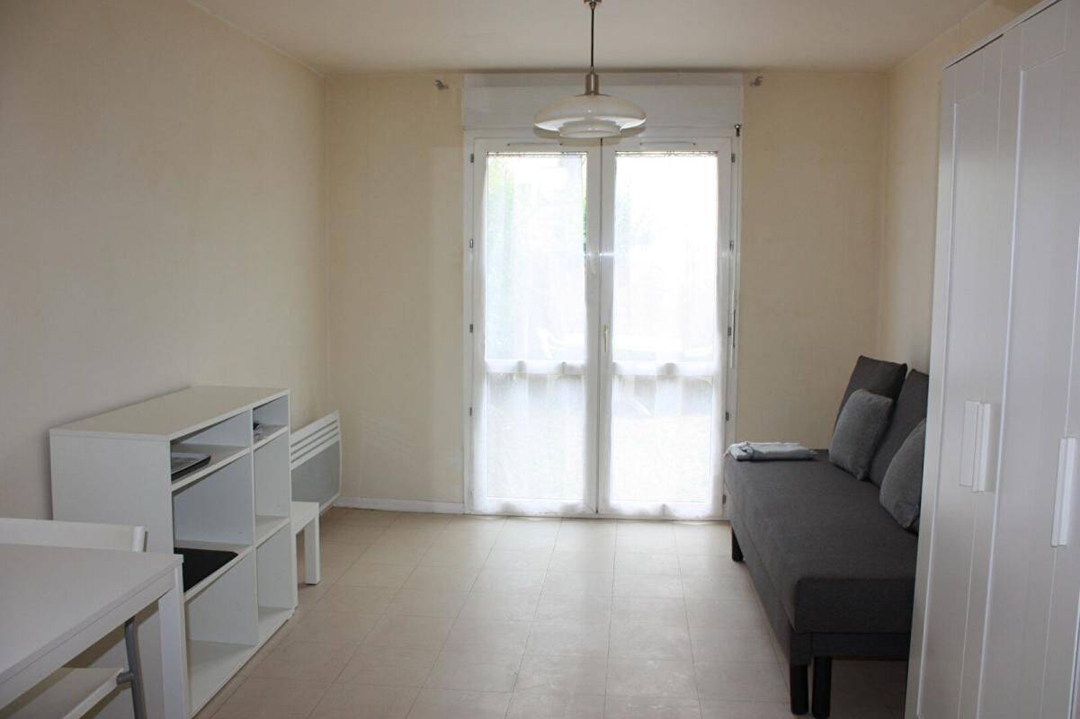 Appartement 1 pièce 24 m² · à Lardy · 24,3 m² · 580 €
