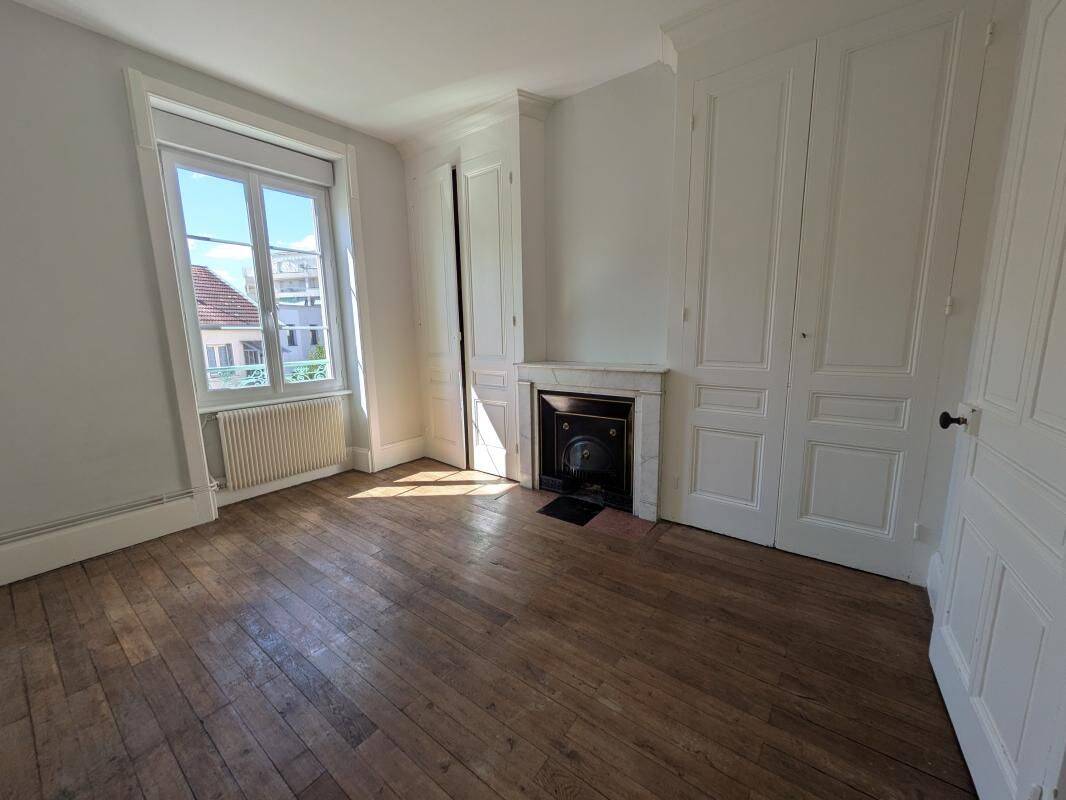 Appartement 4 pièces 84 m² · à Oullins-Pierre-Bénite · 84 m² · 1 045 €/mois