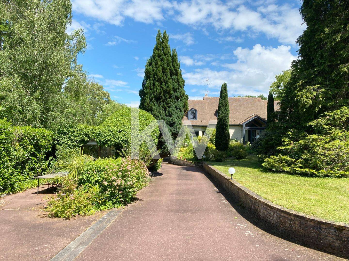 Maison 7 pièces 324 m² · à Saint-Rémy-l'Honoré · 324 m² · 690 000 €