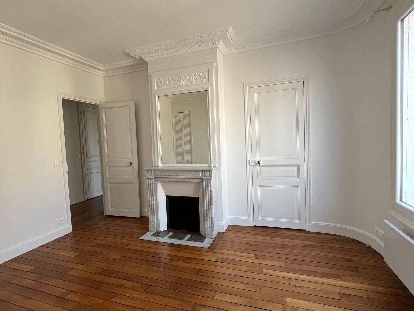 Appartement 5 pièces 114 m² · à Paris 15ème Arrondissement · 113,8 m² · 3 455 €/mois