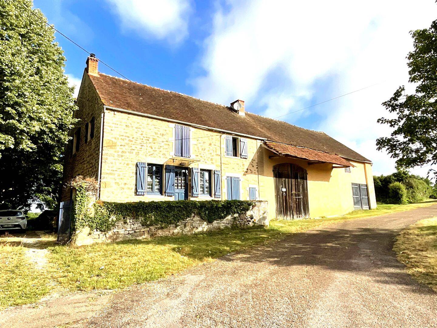 Maison 6 pièces 144 m² · à Montigny-sur-Armançon · 143,7 m² · 175 000 €